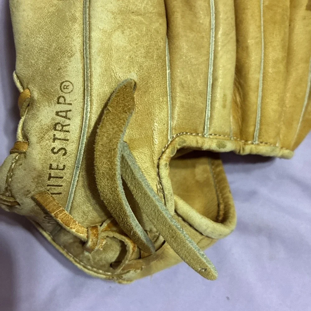 Wilson Ron Cey Pro Style Grip Tight Pocket Dual Hinge A2130 glove